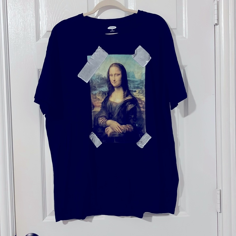 Black Mona Lisa Graphic Tee